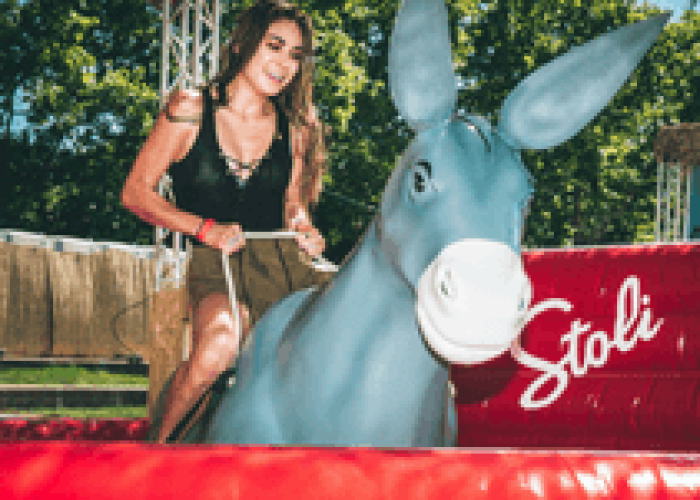 Stoli® sorprende con su original “Mula Mécanica” en el festival “Brunch In The Park Madrid”
