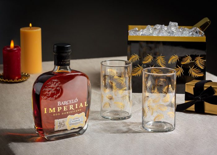 Una caja que esconde un pequeño bar, lo nuevo de Barceló Imperial para regalar (o regalarte)