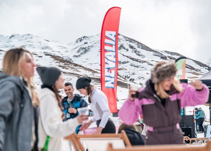 Nevalia 2025 o por qué Ron Barceló es el rey absoluto de las liadas après-ski