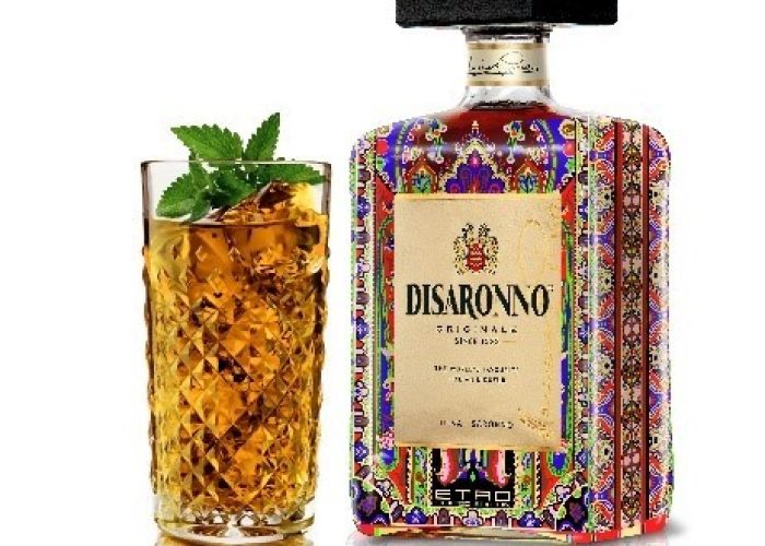 DISARONNO WEARS ETRO
