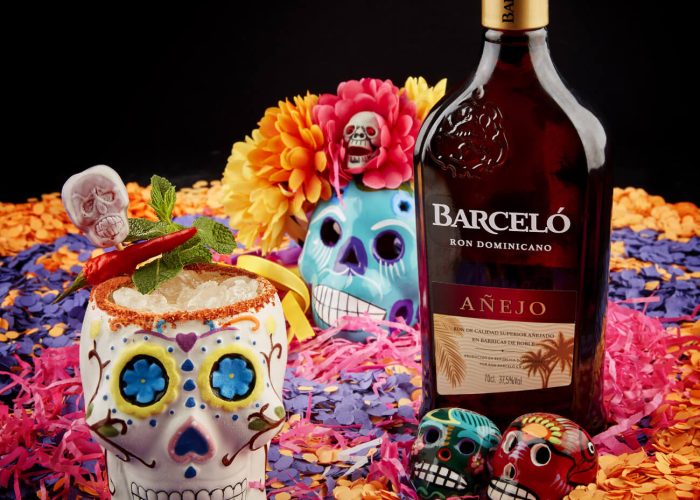 Ron Barceló se tiñe de color con su nuevo cóctel «Barceló Spicy Catrina»