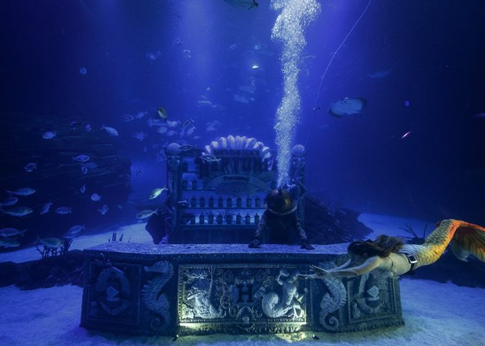 Se inaugura el primer bar submarino del mundo con motivo del lanzamiento de Hendrick’s Neptunia Gin