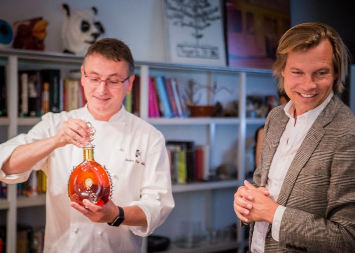 El Perfect Pour del exclusivo Cognac Louis XIII, por primera vez en un restaurante español