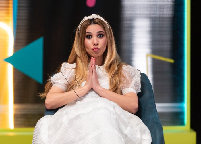Natalia rememora su primera comunión en directo en “Qué Fuerte, Tía!”