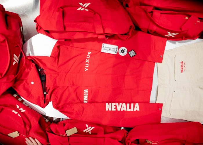 Yuxus firma su primer conjunto après-ski para Nevalia 2026