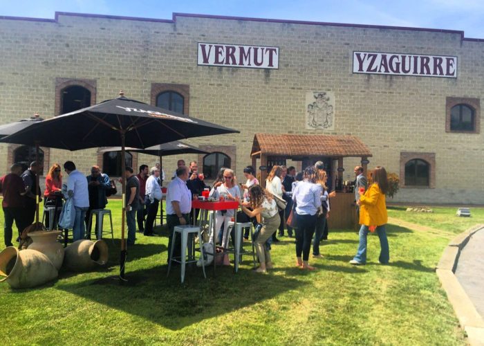 Yzaguirre inicia la temporada de terrazas con un viaje de prensa con Senén González