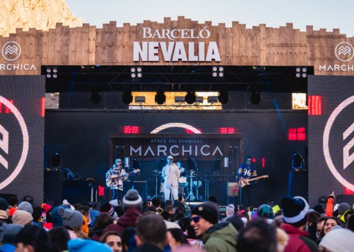 Álvaro de Luna hace vibrar a los miles de asistentes de Nevalia en Aramón Formigal-Panticosa